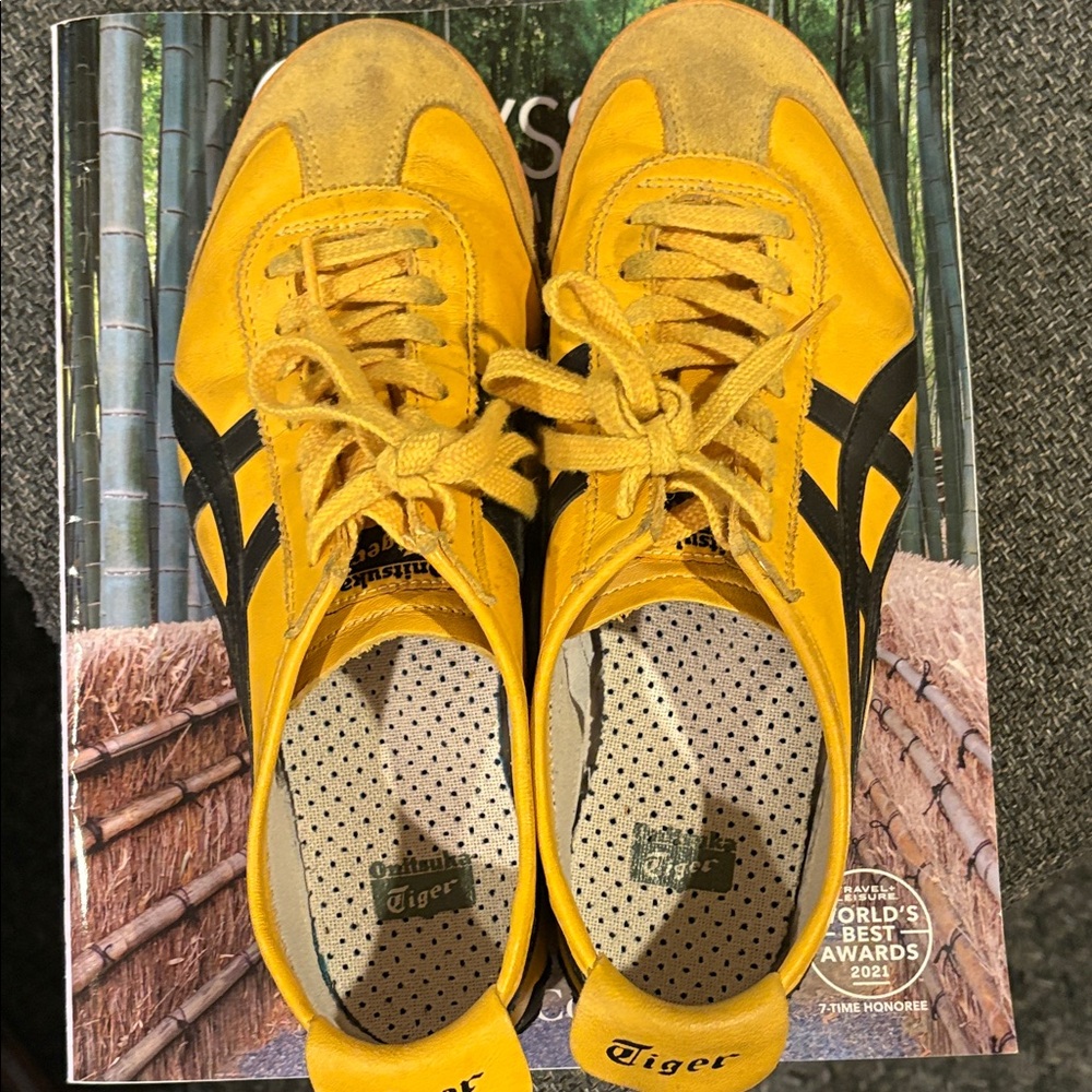Onitsuka Tiger by Asics Yellow and Black Shoes 9.5 men’s